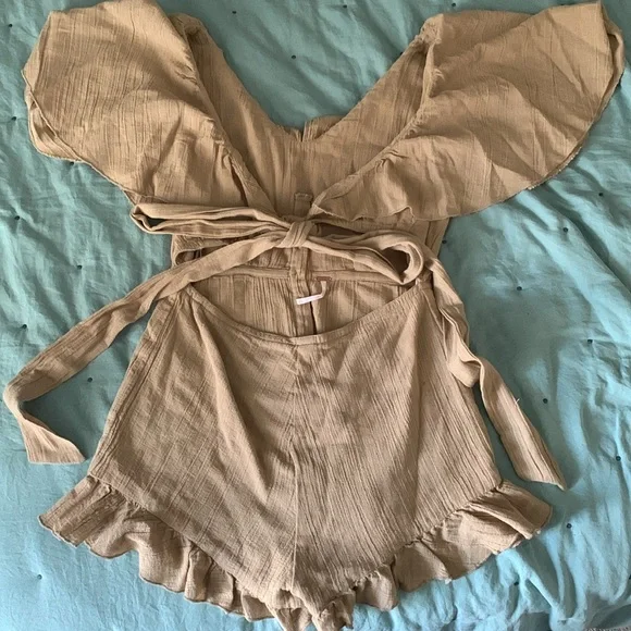 Free People Gretchen tan flutter sleeve romper - Picture 2 of 8